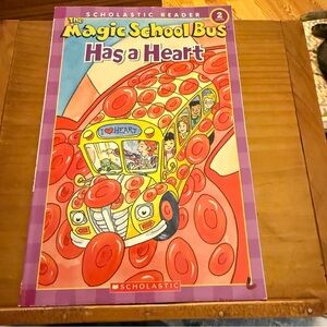 The Magic School Bus Has a Heart Book Scholastic Reader Level 2 Children’s Book